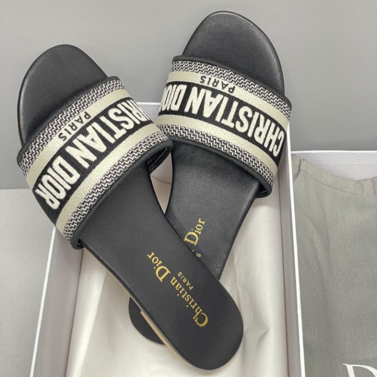 Dior High Quality Dway Black Embroidered Cotton Sandals Beige Black Edges Flat Bottom 35-43 SH01-1 (6)