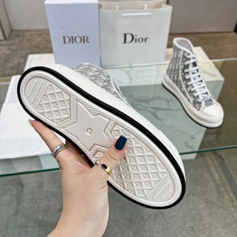 High-top thick-soled black-edged lace-up flat walking sneakers 1