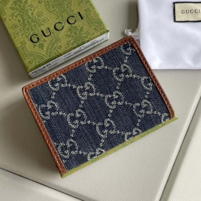 GUCCI Men Women Small Card Case Iconic pattern Front decorated with double Glogo label 118