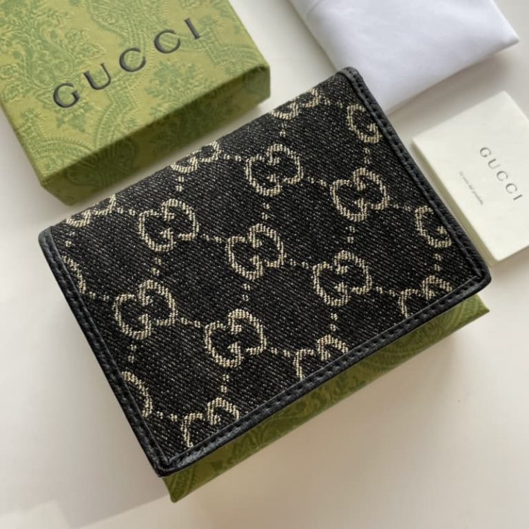 GUCCI Men Women Small Card Case Iconic pattern Front decorated with double Glogo label 118