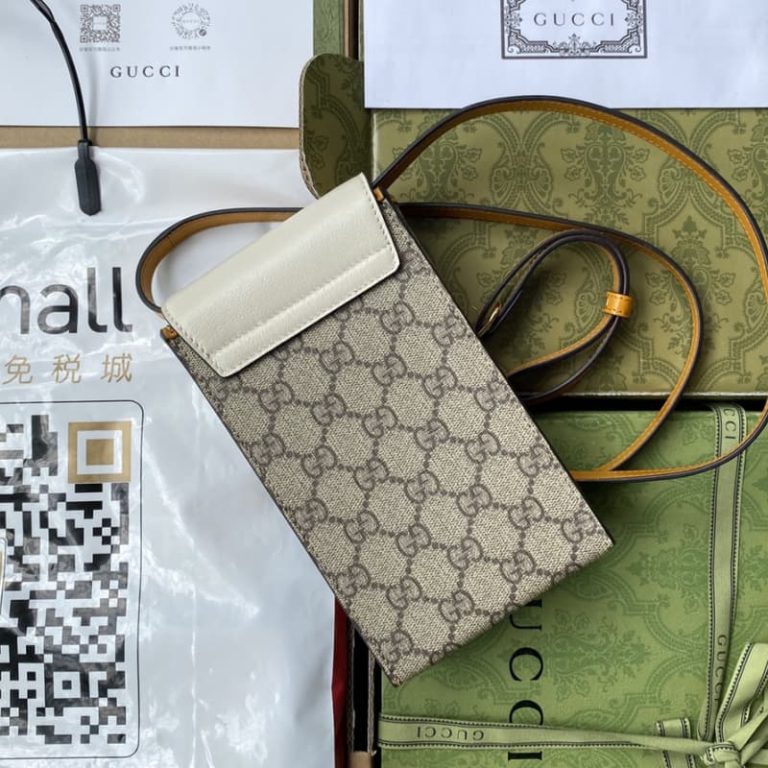 GUCCI best quality Women lock buckle cell phone bag shoulder bag Men fanny pack Front decorated with gold lock buckle accessories-4