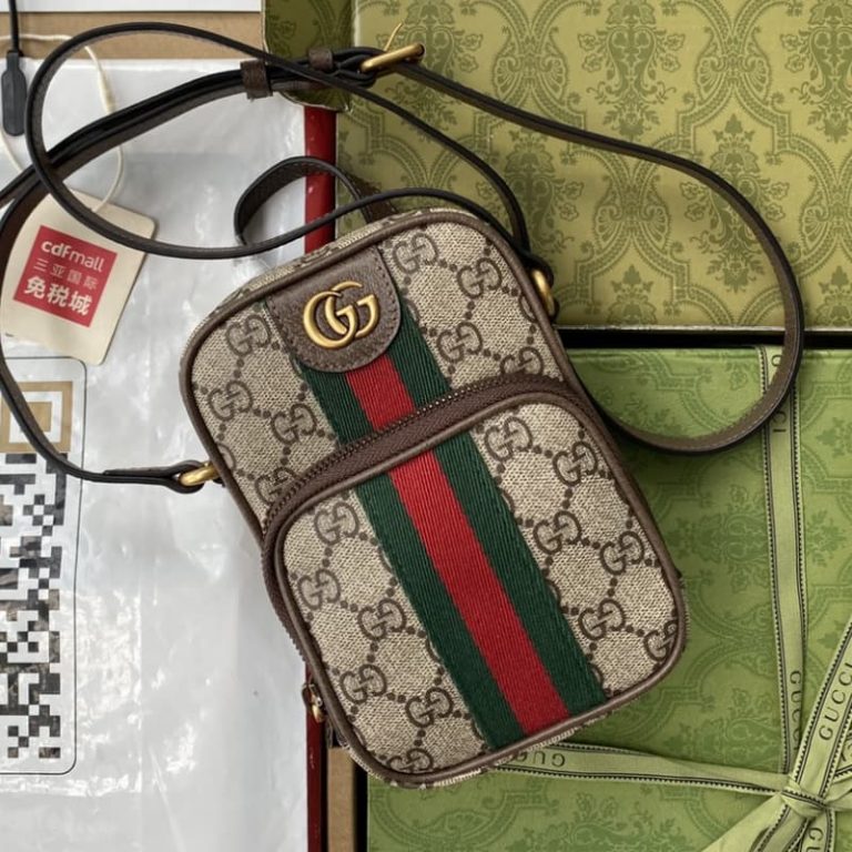 GUCCI best quality women mini handbags men fanny packs Front decorated with gold tone accessories-1