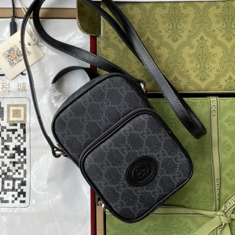 GUCCI best quality women mini handbags men fanny packs Front decorated with gold tone accessories-3