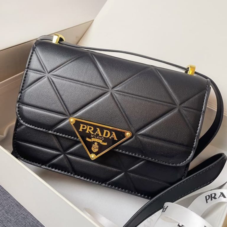 High-quality Prada triangle diamond lattice stewardess bag Women single shoulder crossbody bag Front iconic logo pattern-1