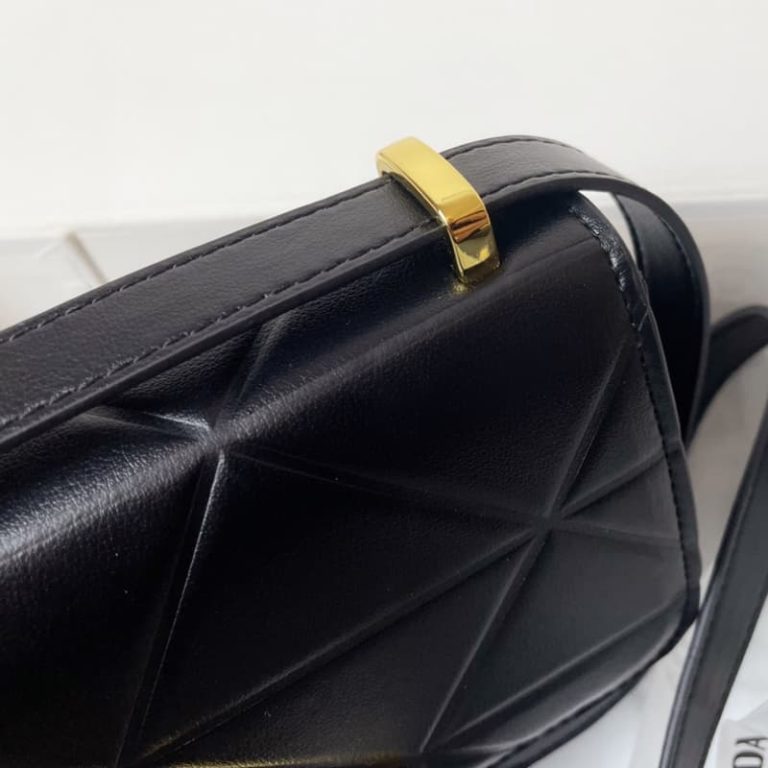 High-quality Prada triangle diamond lattice stewardess bag Women single shoulder crossbody bag Front iconic logo pattern-3