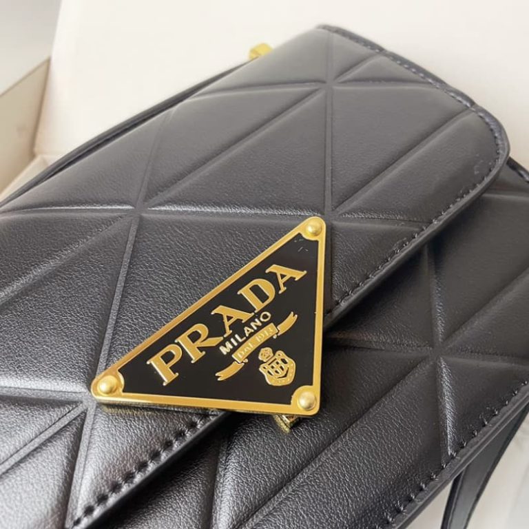 High-quality Prada triangle diamond lattice stewardess bag Women single shoulder crossbody bag Front iconic logo pattern-4