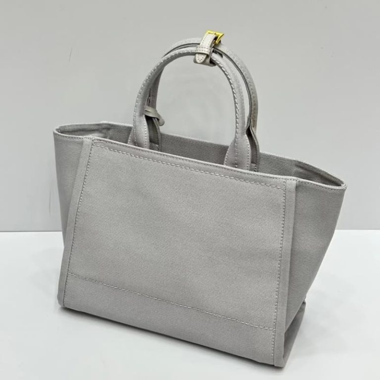 High quality Prada unisex canvas handbag The front logo pattern is equipped with a small tag-12